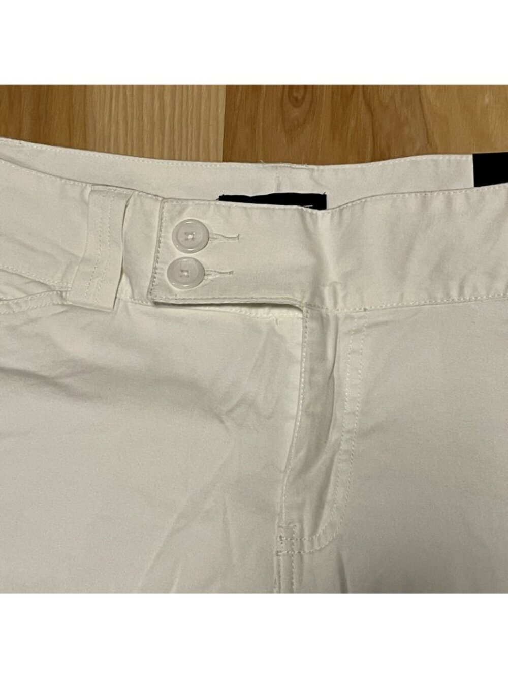 White Shorts Women’s 18 Lane Bryant Secret Slimmer 5 Pocket NWT - Picture 8 of 12